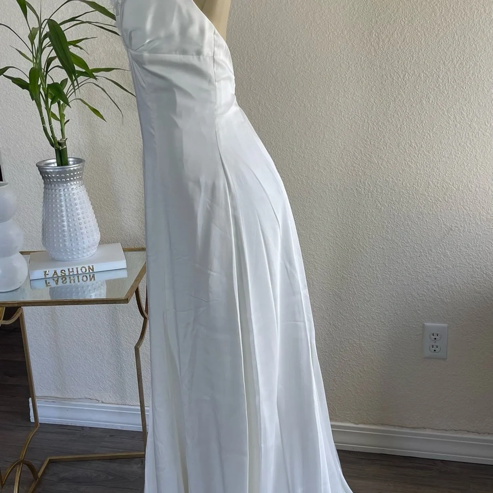 Wedding dress - Picture 4 of 13